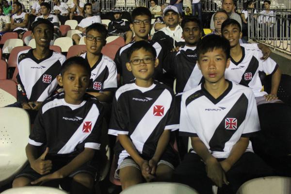 Jovens de Cingapura acompanharam vitria do Vasco