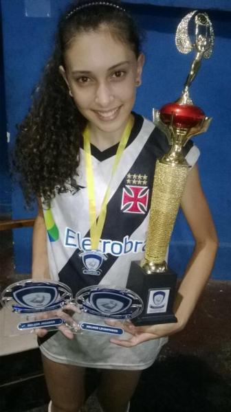 Gisely foi eleita a melhor jogadora do campeonato