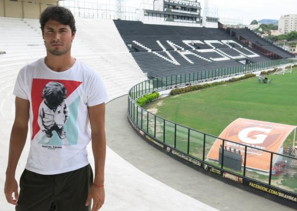 Pedro Ken viveu ano difcil dentro e fora de campo, mas ainda no sabe se fica no Vasco