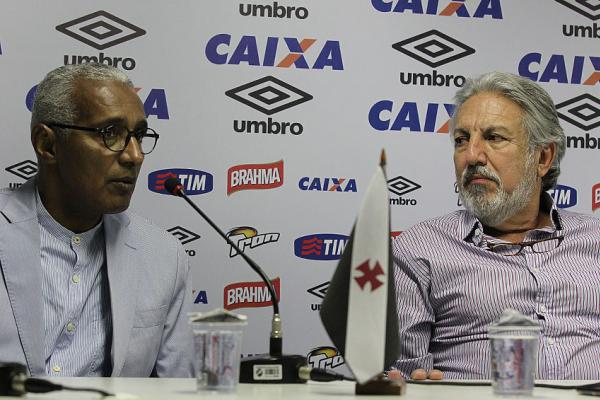 Isaas Tinoco (esquerdo) quer reativar a 'fbrica de craques'