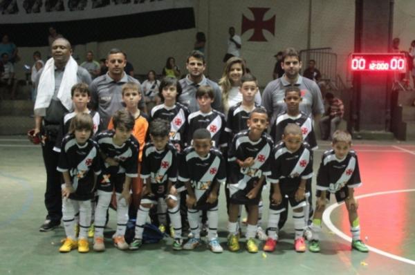 Sub-09 largou na frente na deciso do Estadual