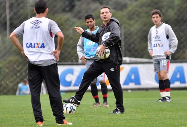 Passagem rpida pelo Atltico-PR: apenas oito jogos no Brasileiro 2014