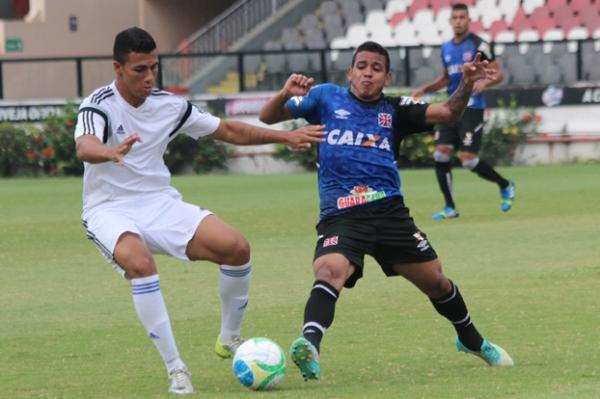 Eron foi titular no amistoso contra o Boavista