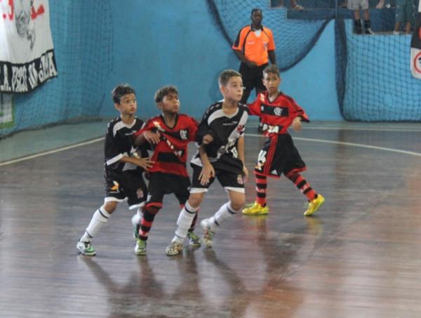 Momento do jogo entre Vasco e Flamengo no Graja Country