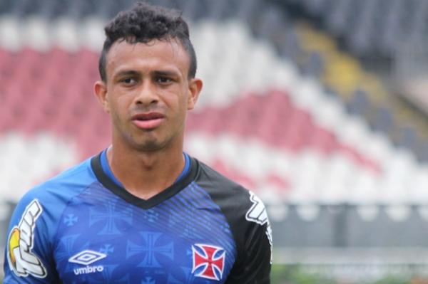 Paraense Mrcio  ums das armas do Vasco na Copinha