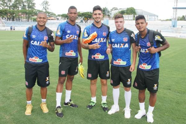 Jogadores fizeram reconhecimento do Estdio Joaquinzo