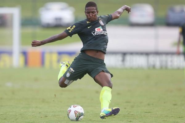 Thalles marcou um gol no jogo-treino