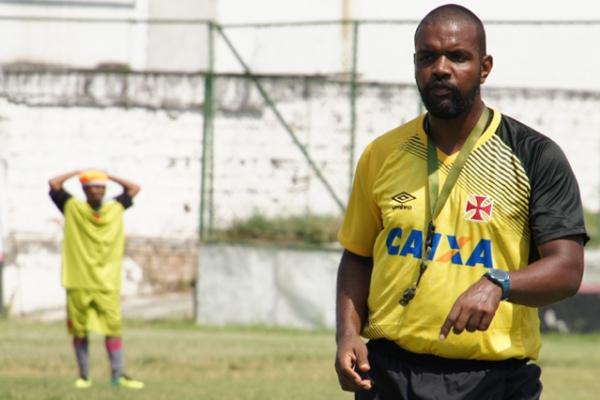 Vincius Almeida  o novo treinador do mirim do Vasco