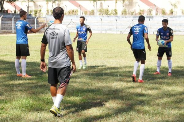 Rodney Gonalves observa movimentao dos atletas