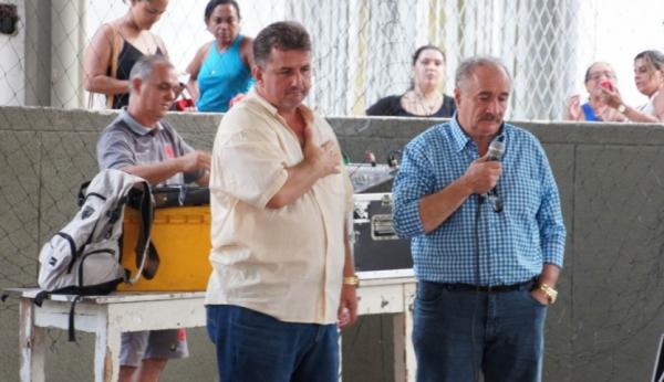 Jos Mouro ao lado do seu assessor Mrcio