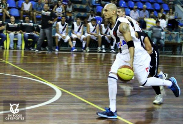 Ricardinho foi capito da ltima conquista adulta do Vasco, o Torneio Carioca