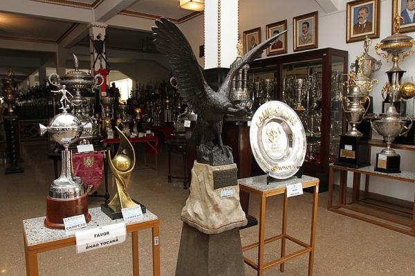 Salo de Trofus de So Janurio aberto  torcida de tera a sbado