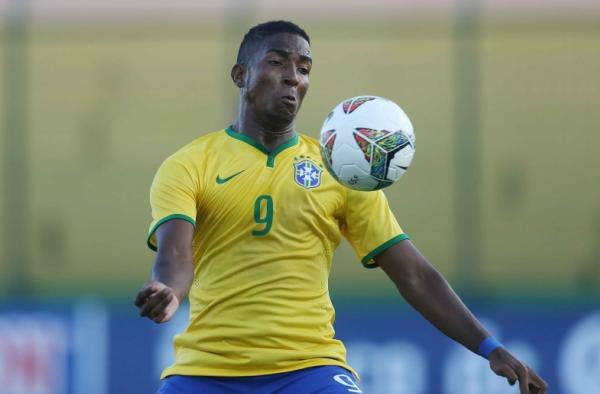 Thalles balanou as redes contra a Colmbia