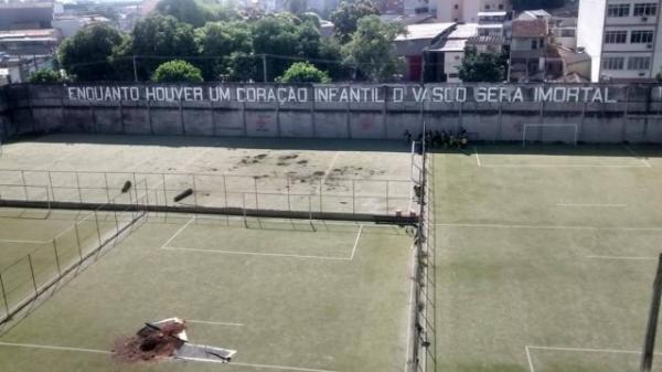 Campo anexo para treinos ser construdo onde h atualmente quatro campos de grama sinttica