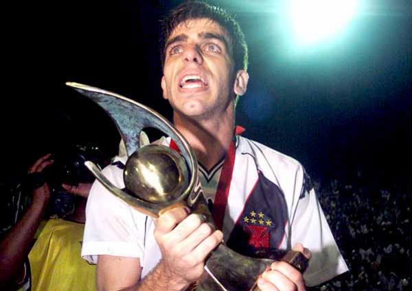 Juninho com a Copa Mercosul em 2000