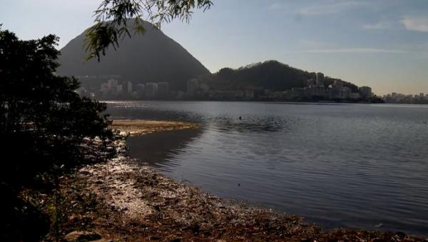 Estiagem preocupa: falta de chuva  obstculo para uso da lagoa