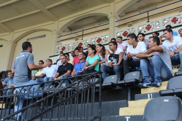 Carlos Herdy conversa com os aprovados no programa