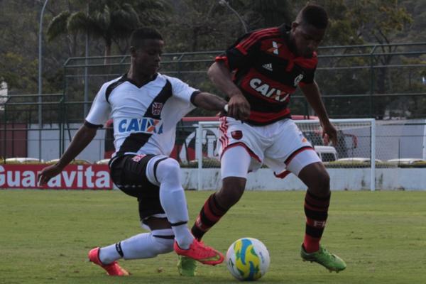 Robinho foi o artilheiro da categoria infantil na temporada passada
