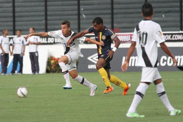 Bruno Cosendey em ao contra o Tricolor Suburbano
