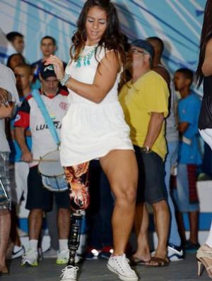 Musa da natao paralmpica  f de carnaval e samba