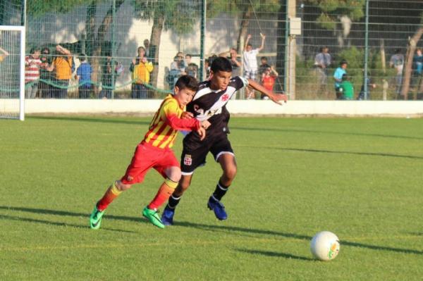 Joo Vitor em ao contra o Barcelo no Mundialito