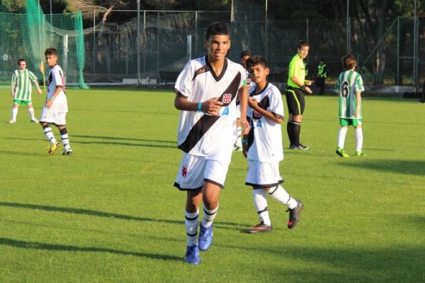 Joo Vitor se inspira em Souza, outro jogador revelado pelo Vasco