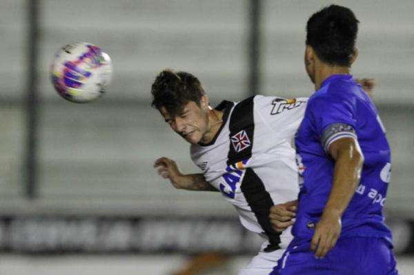 Renato Kayzer fez de cabea o segundo gol vascano