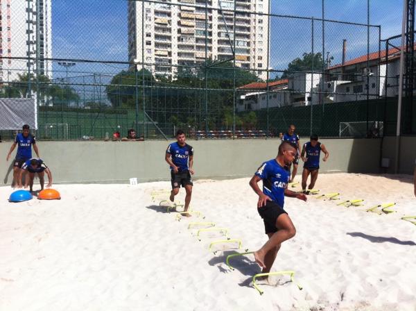 Jogadores treinaram nesta manh