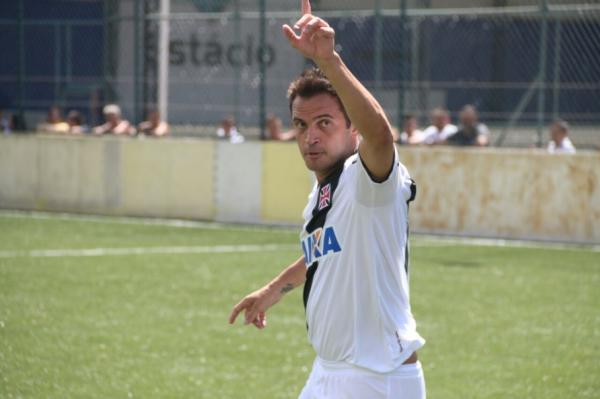Falco marcou dois gols em seu primeiro jogo pelo Vasco
