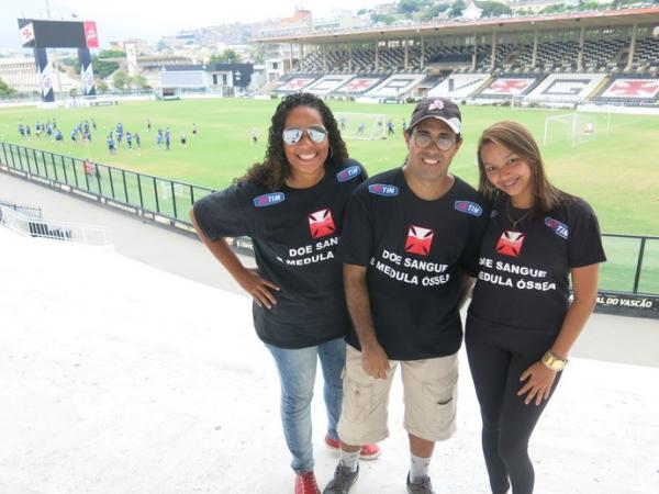 Torcedores com a camisa do projeto acompanharam o incio do treino deste sbado