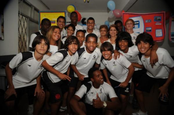 Na foto temos Lorran, Matheus ndio e diversos outros atletas formados no CVG.