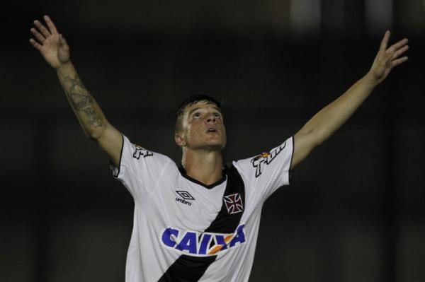 Renato Kayzer marcou seu stimo gol no Campeonato Carioca