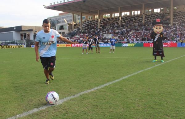 Bismarck marcou seu primeiro gol em So Janurio