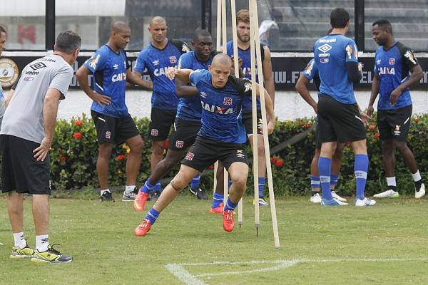 Vascanos realizam treino fsico em So Janurio