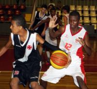 O estreante Miguel foi o cestinha da partida com 19 pontos.