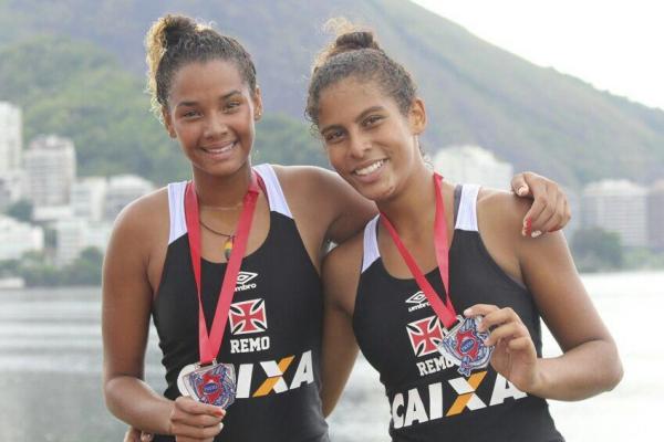 Brenda Domiciano e Stephanie da Costa foram prata no Double Skiff Junior 