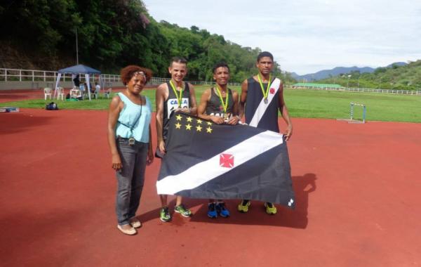 Pdio nos 10.000 metros foi formado por trs vascanos