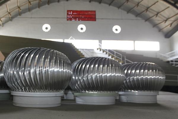 Exaustores no ginsio de So Janurio