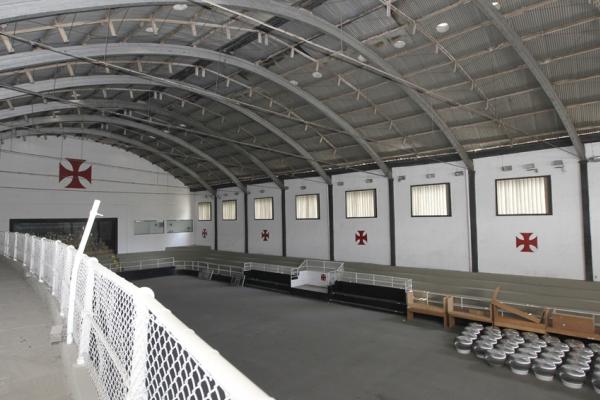 Ginsio principal de So Janurio comea a receber o material da reforma