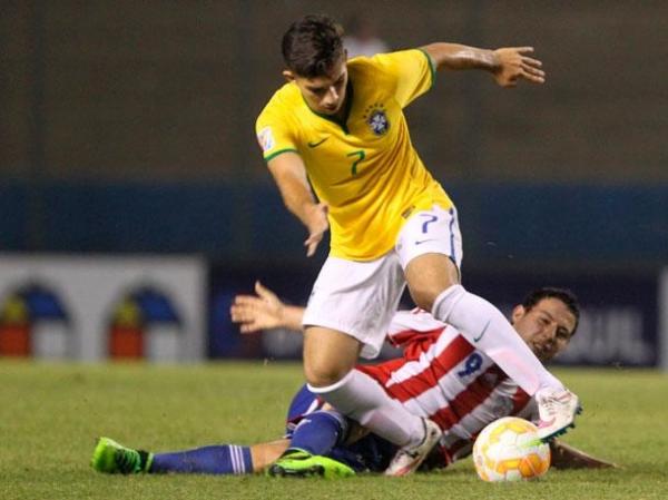 Andrey em ao contra o Paraguai