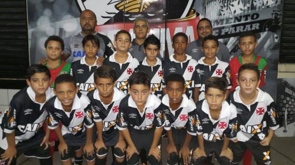 Equipe sub-11 vascana estreia na GO Cup nesta segunda