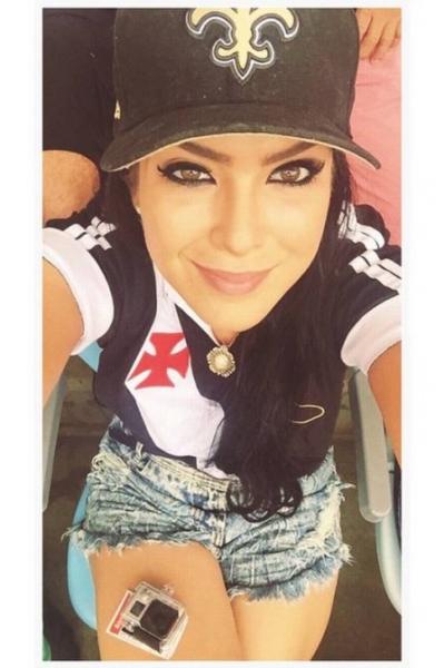 Ex-Miss Brasil Dbora Lyra  torcedorada do Vasco