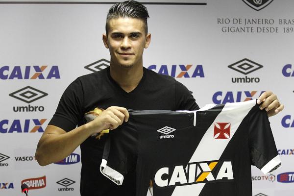 O meio-campo tem contrato at dezembro de 2015