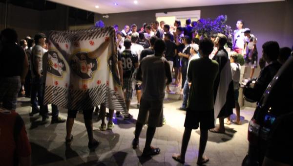 Na entrada do hotel, clima ficou tenso aps sumio de cuia de chimarro