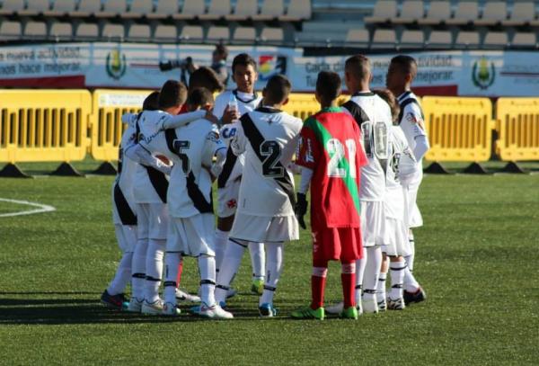 Sub-12 venceu com facilidade os quatro jogos que disputou no torneio