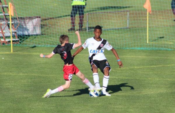 Kayky marcou um dos gols da vitria vascana