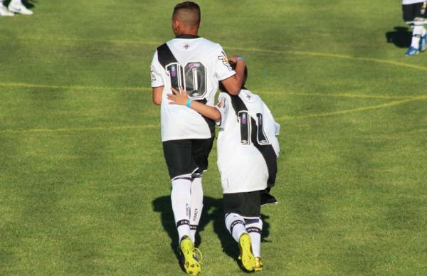 Marlon (10) e Juan Batata (7) esto se destacando no torneio