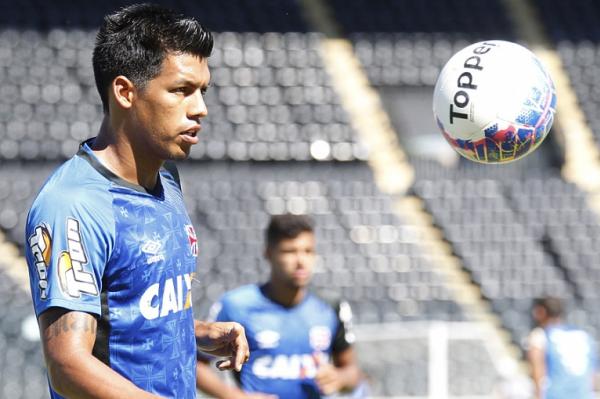 Julio dos Santos  um dos destaques do Vasco na temporada