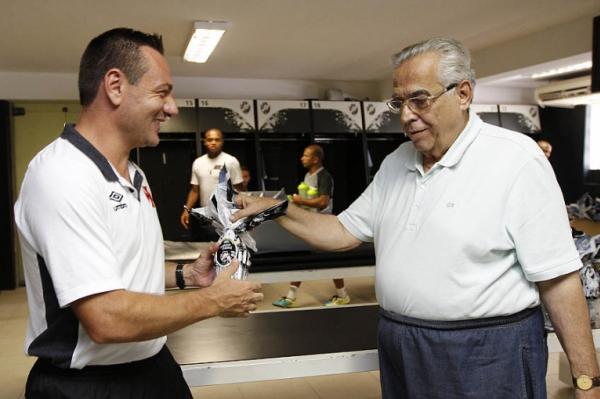 Presidente Eurico Miranda ao lado do treinador Doriva