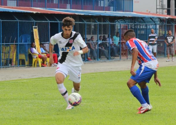 Bruno Cosendey em ao contra o Friburguense